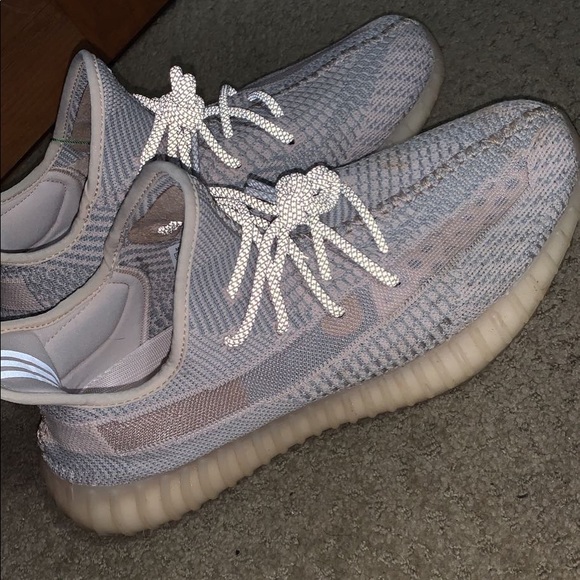Yeezy 350 V2 synth non reflective.